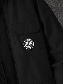 SHEIN Tween-Jungen Lässiger College-Stil, bequem und modisch, praktische Kapuzenjacke aus weichem Fleecestoff mit mehreren Taschen, geeignet für Herbst und Winter, geeignet für den Alltag, zum Spielen im Freien, in der Schule, für Straßenfotografie, Partys und zu Hause.