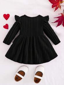 SHEIN Neugeborenes Baby Mädchen Lässig minimalistisches niedliches gestricktes dehnbares einfarbiges Langarmkleid