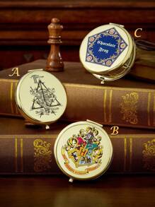 HARRY POTTER X SHEIN 图形圆形金色便携式折叠镜，普通镜子和 2 倍放大镜，高清镜面玻璃，方便检查妆容，适合学生、办公室职员、女性和男性、格兰芬多、拉文克劳、巧克力蛙、死亡圣器 - 金色 - 查看 1