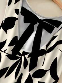 SHEIN Frenchy Váy họa tiết lá cây tối giản màu đen và trắng cỡ lớn cho kỳ nghỉ - Đen và trắng - Xem 5