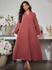 Al Najma 大码女式V领长袖宽松休闲3D花卉阿拉伯印花连衣裙 - 紅木色 - 查看 3