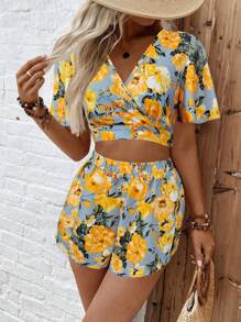 Breezaya 2 件套夏季花卉印花露背蝴蝶结吊带喇叭袖上衣和松紧腰短裤套装，度假和日常 - 彩色 - 查看 6