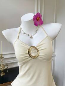 Comfortcana 女士Grunge风格性感纯色奶油黄深V尖角下摆开衩修身金属环吊坠项链上衣 - 黃色 - 查看 3