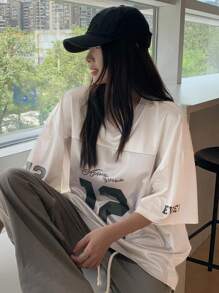 DAZY 女士缎面丝滑 V 领宽松插肩袖 T 恤 - 銀色 - 查看 4