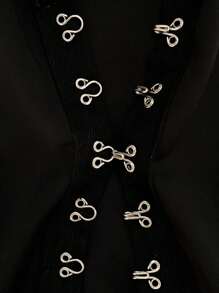 ROMWE Grunge Punk Adjustable Gothic Metallic Multi-Strap Leg Warmers, Punk Y2K Fashion Versatile Accessory Suitable For Vacation, Party, Outing, And Photoshoot, Halloween - Black - View 7