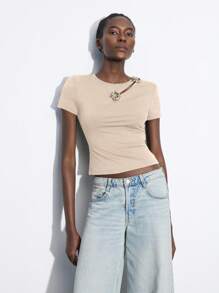 Maija Damen-T-Shirt mit 3D-Blumendekor und ausgehöhlten kurzen Ärmeln, modisch und vielseitig für den Sommer