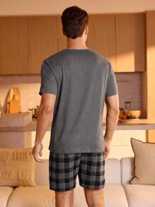Manfinity Underwear&Sleepwear Basics Pijama masculino con estampado de cuadros y bolsillo parche