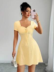 Elenzga 夏季新款奶油黄色针织提花性感修身蝴蝶结系腰短款连衣裙 - 淡黃色 - 查看 6