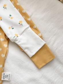 SHEIN 2pcs Newborn Baby Girl Cute Casual Knit Floral Polka Dot Long Sleeve Romper Set