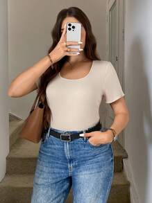 SHEIN LUNE 加大码方领短袖修身休闲 T 恤上衣，多色 4 件套，易于搭配女士教师乡村音乐会学校纯色、办公室警笛风格、日常穿着、通勤、极简主义、日常穿着、通勤极简主义办公室老款上衣 - 彩色 - 查看 7