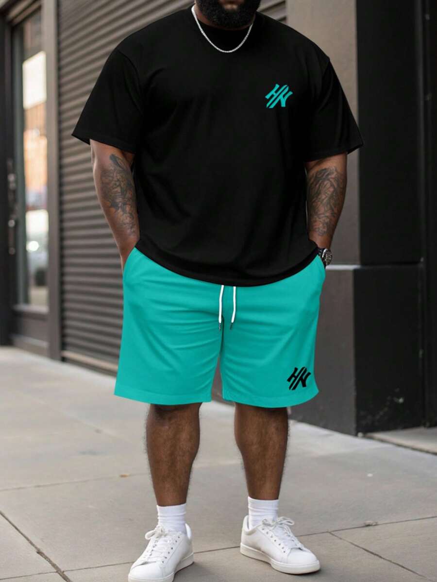 Manfinity CasualCool Conjunto de camiseta casual de manga corta con cuello redondo y estampado de letras, y pantalón corto con cintura con cordón, talla grande para hombre