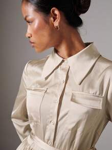 COSMINA Robe chemise longue pour femmes en satin élégant de couleur unie avec poche pliable, ourlet plissé et ceinture, printemps/automne - Nude - Voir 7