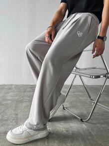 Manfinity Hypemode 男士休闲街头时尚字母和星星印花抽绳腰部宽松直筒运动裤 - 灰色 - 查看 4