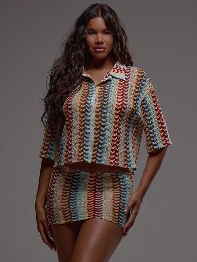 Musera Resort 钩针编织纹理图案短款翻领衬衫，适合海滩、泳装、性感波西米亚风、节日、假日、夏季度假、可爱优雅的伊比沙岛春季穿着。