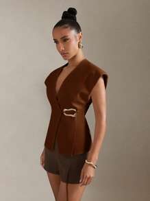 Hauture 前扣盖袖 V 领优雅上衣 - 棕色 - 查看 3