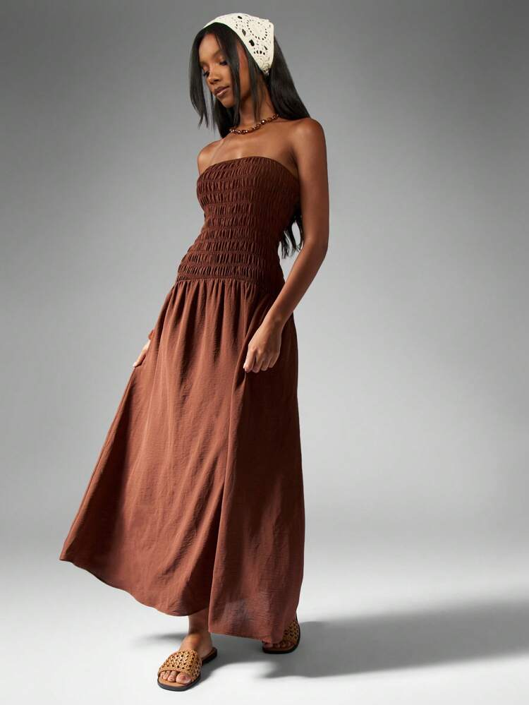 MISSGUIDED Bandeau Shirred Maxi Dress Holiday Resort Beach Elastic Bodice Long Dress Gathered Smocked Summer Spring Casual Floor Length Dress