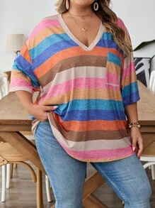 SHEIN CURVE+ Curve 大码/秋装/秋季女装/女冬装/冬装大码女式 V 领撞色条纹宽松休闲短袖 T 恤带口袋，适合夏季 - 彩色 - 查看 4