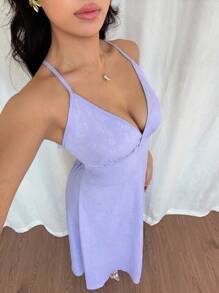 Chiquease 紫色纹理提花面料优雅细肩带露背系带腰部喇叭形长裙，适合春夏女士度假风格 - 紫色 - 查看 4