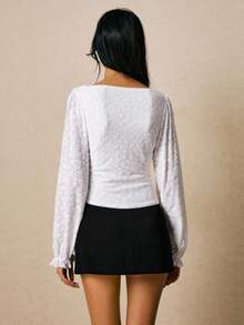 Poéselle Áo nữ dệt kim jacquard, cài móc vai, tay dài, màu trắng, kiểu dáng dễ thương, phù hợp đi làm, màu trơn, khoét eo, ôm sát, cổ vuông, màu trắng, phong cách Fairycore, mùa thu đông, công sở. - trắng - Xem 3