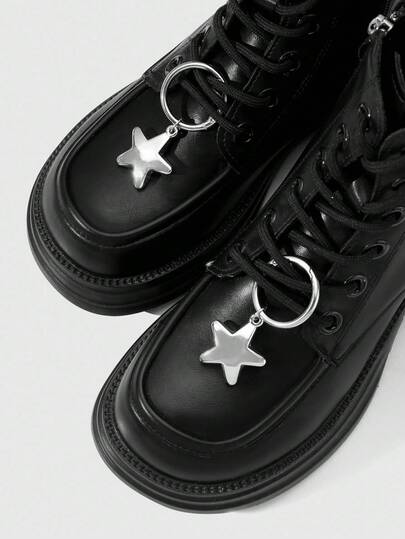 Grunge Punk 2 pièces Boucle de chaussure polyvalente minimaliste de style chic Y2K en argent CCB en forme d'étoile, ensemble de décoration de chaussures, convient pour le port quotidien des femmes/filles, cadeau de vacances