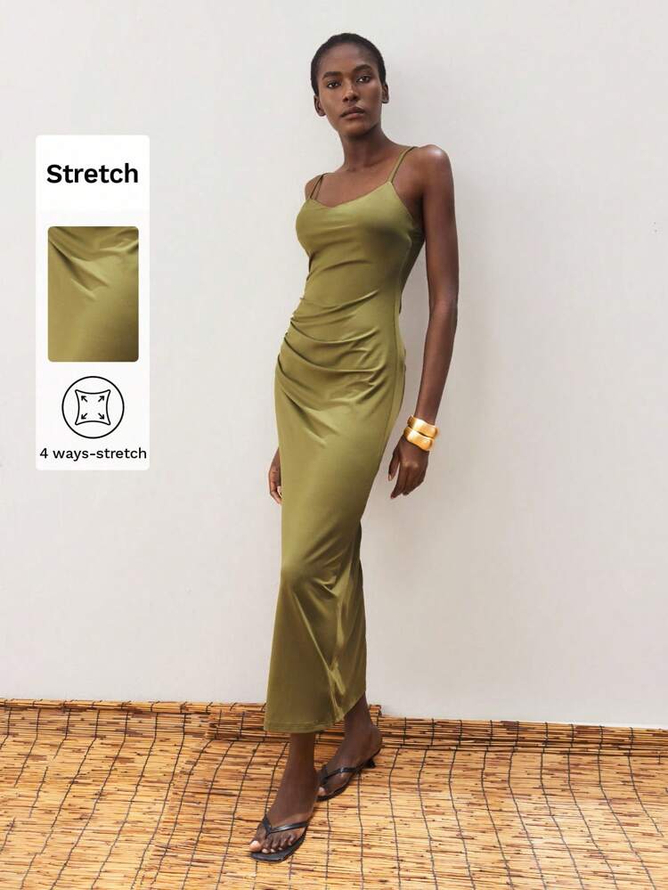 SHEIN Maija Zielona plisowana sukienka z rozcięciem i dopasowaną talią, swobodna i wygodna, uniwersalna na wakacyjne wyjścia wiosną i latem