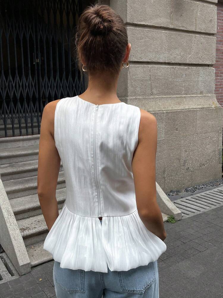 Women's Round Neck Sleeveless Shirt With Ruffle Hem Color-Blocking, Resort Style Casual Blouse, Spring/Summer