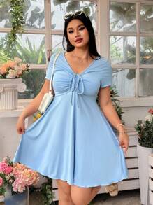 SHEIN EZwear 大码女式情人节浅蓝色V领扭纹连衣裙 - 淺藍色 - 查看 6