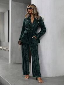 Aveloria Modichic 女士优雅天鹅绒褶皱金属纽扣西装套装，长袖上衣和休闲裤节日派对服装 - 墨綠色 - 查看 6