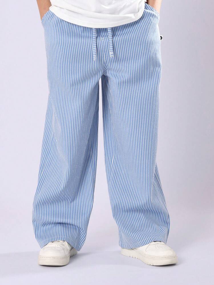 Weite Schlupfhose mit vertikalen Streifen und Kordelzug