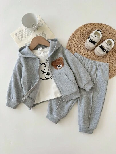 SHEIN 男婴保暖加厚运动套装，三件套，包含连帽外套、短袖T恤和运动裤，适合室内、室外、日常穿着、运动、玩耍、派对、节日、返校、街头穿搭、万圣节及秋冬季穿着。