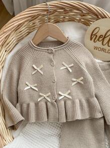 SHEIN 女童休闲可爱蝴蝶结装饰插肩袖荷叶边下摆纽扣开衫和阔腿针织裤套装，秋冬款