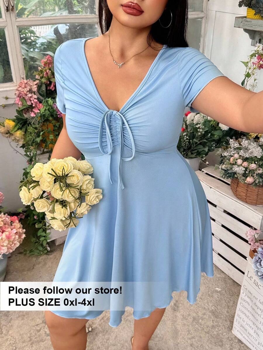 SHEIN EZwear 大码女式情人节浅蓝色V领扭纹连衣裙 - 淺藍色 - 查看 1