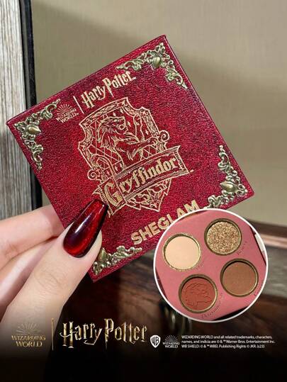 Harry Potter™ X SHEGLAM Palette De Fards à PaupièRes Mats Et Scintillants De 4 Couleurs Gryffondor™ House Palette De Fards à PaupièRes Rouges UniforméMent PigmentéS Et Estompables Cadeaux De NoëL Et D'Hiver Du Marque Beauté Visage Maquillage CosméTique Pour Femmes Filles Parfait Pour Automne Hiver IdéAl Pour Y2K ÉLéGant Mode Adapté Pour Anniversaire Xmas PréSent FêTe PrêT Meilleure Couleur