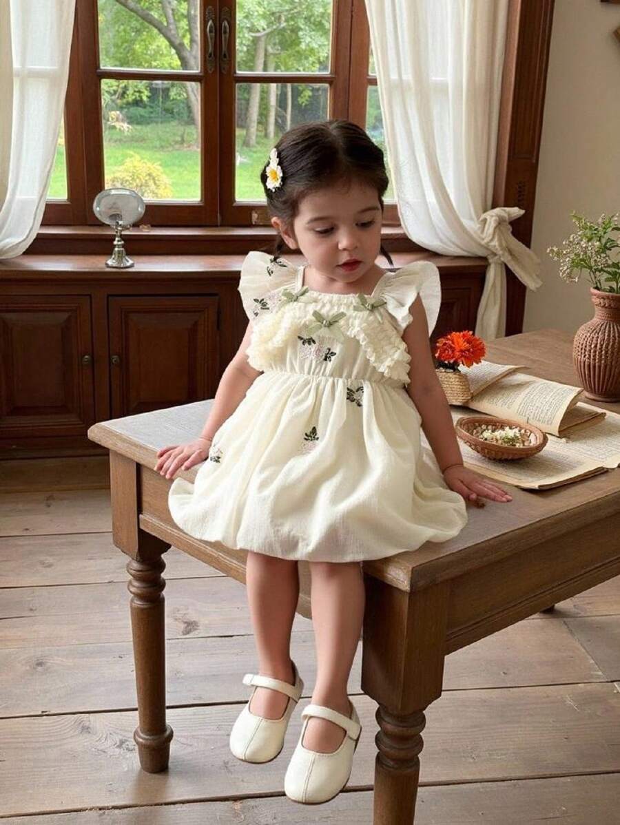 SHEIN Baby Mädchen Sommer einfarbiges apricotfarbenes süßes Blumen besticktes ärmelloses Mesh Kleid, exquisite 3D Blumen Stickerei Dekoration, leichte fließende Silhouette, geeignet für Outdoor Aktivitäten, Fotoshootings, Partys und Lässig Zuhause