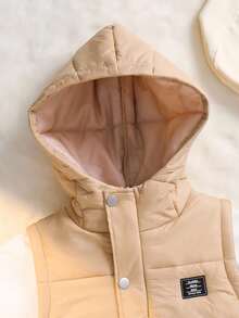 SHEIN 男童休闲舒适多功能连帽无袖口袋背心外套，饰有精美装饰，适合通勤、上学、日常穿着。男童连帽背心，儿童冬季保暖背心。 - 卡其色 - 查看 5