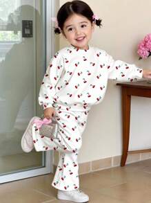 迷你樱桃印花，樱桃女孩，复古樱桃图案，女婴休闲针织柔软套头衫套装，适合秋冬季节、返校季、Y2K、秋季服装、90年代主题派对樱桃睡衣，女婴睡衣，女婴睡衣套装，女童樱桃睡衣，女婴睡衣套装 - 彩色 - 查看 1