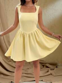 Roveilla Plus Size Solid Color Elegant Deconstructed Square Neck Backbelt Waist Hem Dress - Yellow - View 3