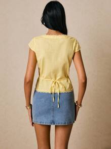 Poéselle 女士纯色撞色蕾丝V领短袖单排扣衬衫 - 黃色 - 查看 3