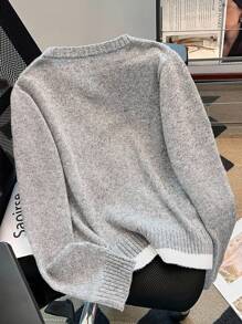 Franclia Áo len cardigan dệt kim mềm mại thiết kế hoa thanh lịch mới dành cho phụ nữ nhỏ nhắn, quần áo len dệt kim mùa thu/đông cho trường đại học vải mùa thu dành cho phụ nữ - Xám - Xem 2