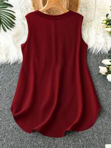 EMERY ROSE 大码纯色缺口领口纽扣休闲无袖衬衫 - 酒紅色 - 查看 2