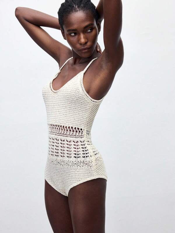 Maija Combishort femme de couleur unie avec design ajouré, sexy