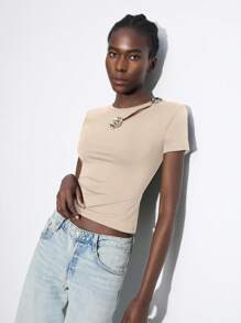 Maija Damen-T-Shirt mit 3D-Blumendekor und ausgehöhlten kurzen Ärmeln, modisch und vielseitig für den Sommer