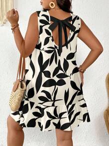 SHEIN Frenchy Váy họa tiết lá cây tối giản màu đen và trắng cỡ lớn cho kỳ nghỉ - Đen và trắng - Xem 2