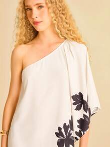 CAJUNI Robe mini femme à manches asymétriques à volants imprimé floral, noir et blanc, pour vacances d'été