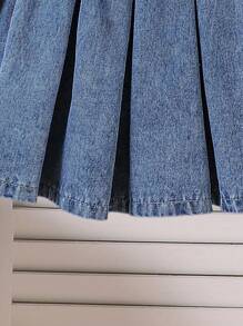 SHEIN Playful Pals 女童圆领针织长袖卫衣，饰有牛仔布贴花樱桃图案，搭配牛仔百褶裙，时尚秋季套装 - 白色 - 查看 5