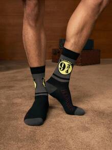 HARRY POTTER X SHEIN 4 Paar weiche und atmungsaktive, feuchtigkeitsableitende Lässig Herren Crew Socken mit modischen schwarz-weißen Crew Socken, verstärkte Zehenpartie und Ferse für Haltbarkeit, Unisex für Herren und Damen, Ganzjahresmodell, alles passend