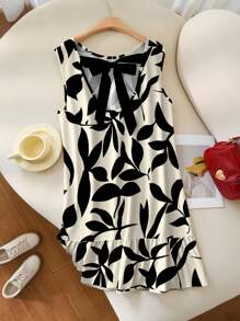 SHEIN Frenchy Váy họa tiết lá cây tối giản màu đen và trắng cỡ lớn cho kỳ nghỉ - Đen và trắng - Xem 4