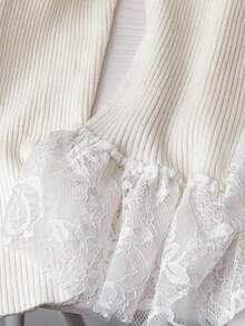 GlowEve CURVE Áo len đan ren chắp vá cổ chữ V màu trắng, tinh tế và sang trọng - trắng - Xem 5