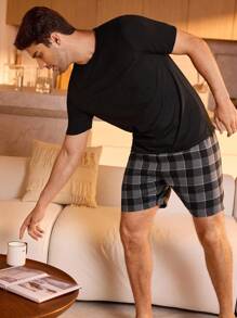 Men Solid Tee & Plaid Print Shorts PJ Set / Pajama Set - Multicolor - View 4