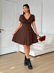 Solflare Váy buộc dây phía trước cổ chữ V màu đỏ ngày lễ tình nhân cho nữ cỡ lớn - màu nâu - Xem 4